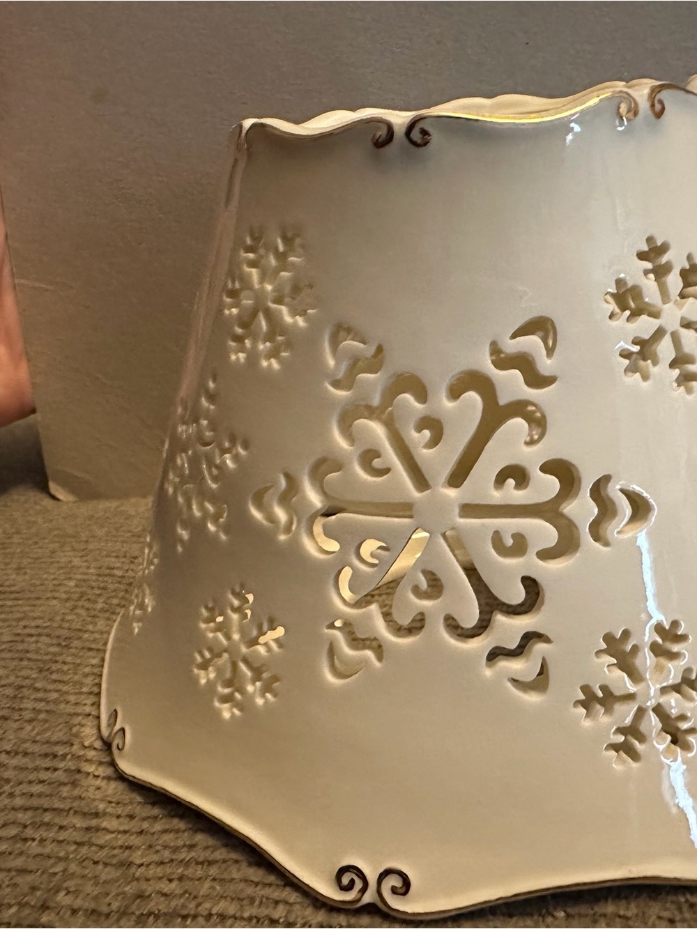 Yankee Candle White Ceramic Snowflake Luminary